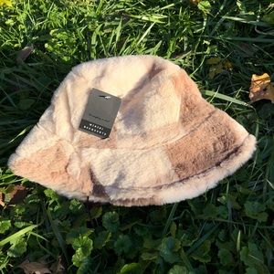 Fuzzy Fur Patchwork Colorblock Bucket Hat